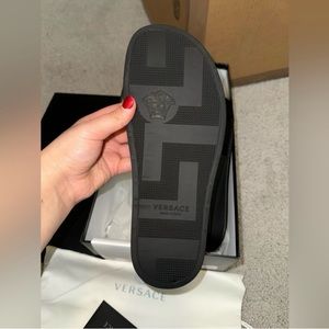Womens Size 8 Versace Slides